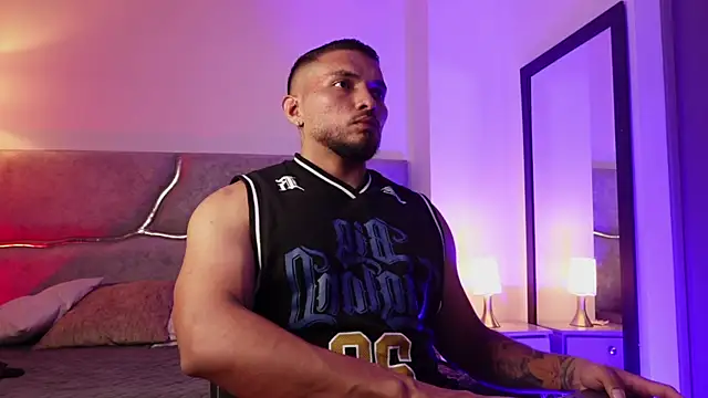 maximusclark1 online show from April 28, 2:06 am