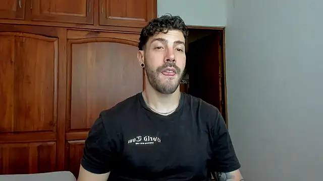 Guyinthemountain online show from May 18, 7:18 pm