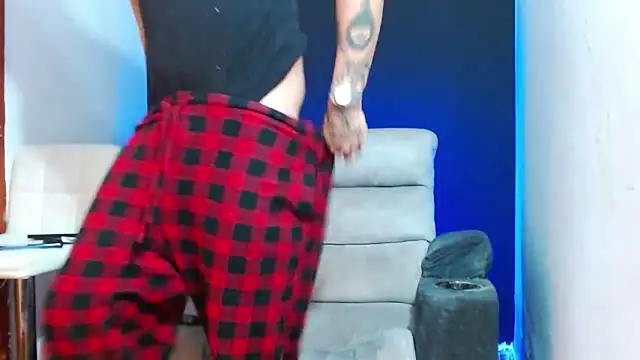 JUSTIN FULLER1 online show from April 30, 8:57 pm