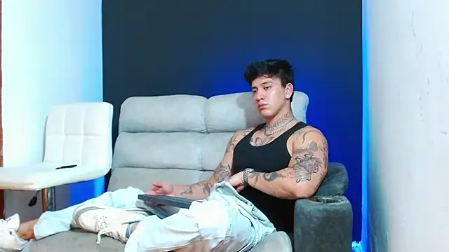 JUSTIN FULLER1 online show from May 3, 5:32 am