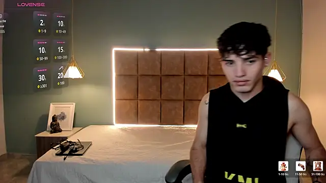 AlejooTwink online show from May 3, 5:43 am