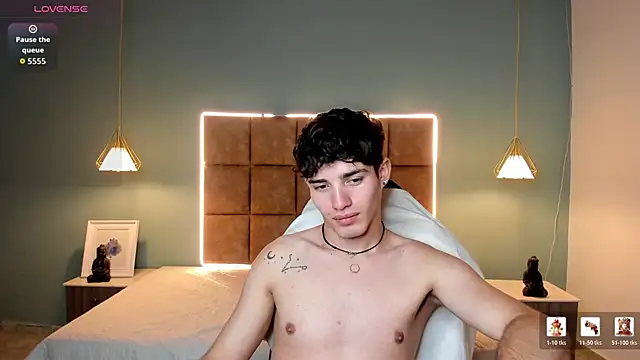 AlejooTwink online show from May 9, 7:42 am