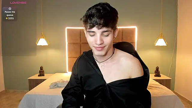 AlejooTwink online show from May 5, 5:53 am