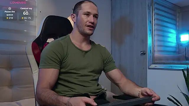 AxelFairchaild online show from May 9, 1:34 pm