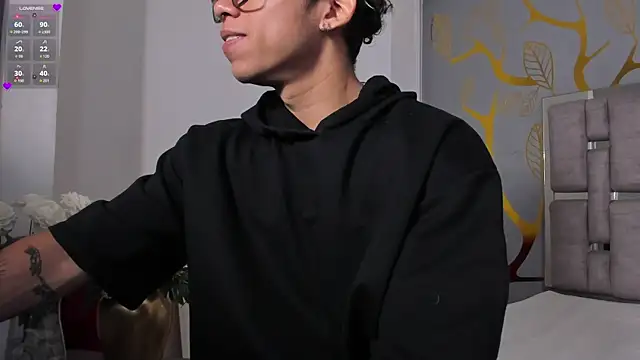 AkazaBoy  online show from May 9, 6:03 am