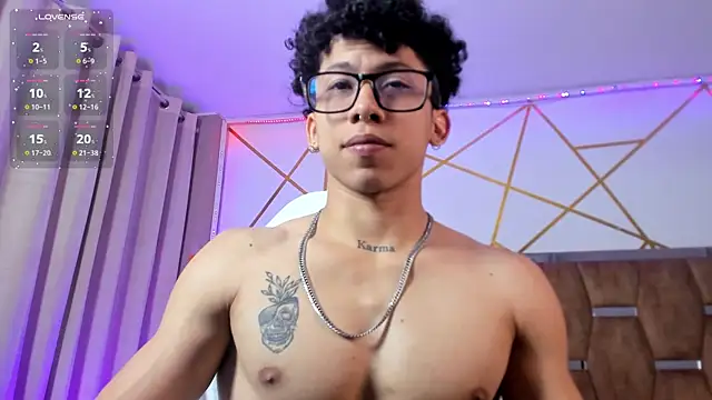 AkazaBoy  online show from July 25, 4:20 am