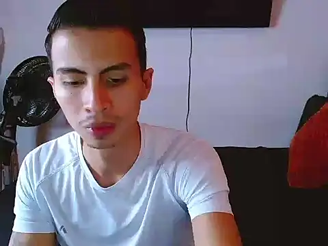 Velk hot online show from May 5, 1:46 pm