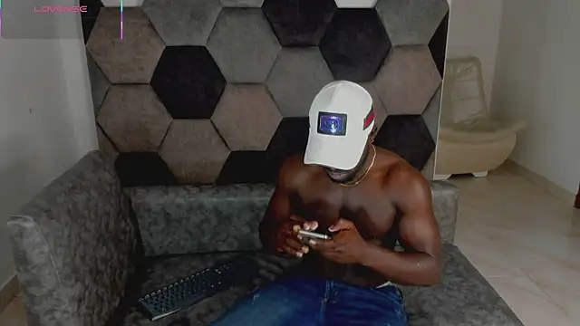 Latrellx7 online show from June 8, 3:29 am