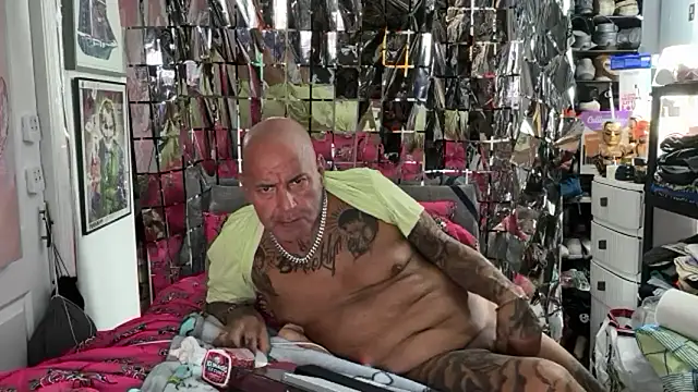 joeytatts66 online show from May 13, 2:52 am