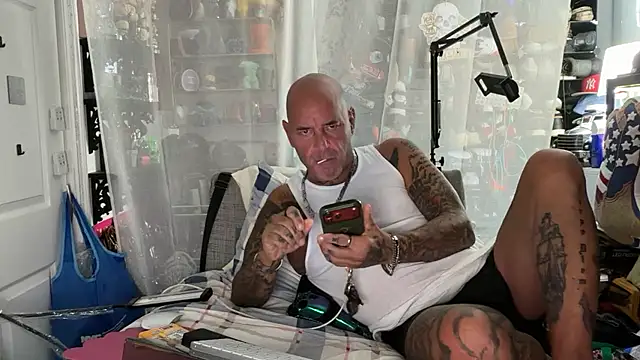 joeytatts66 online show from July 23, 1:42 am