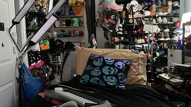 joeytatts66 online show from July 19, 3:34 am