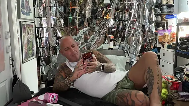 joeytatts66 online show from May 7, 4:01 am