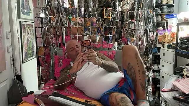joeytatts66 online show from May 15, 3:26 am