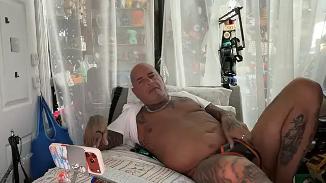 joeytatts66 online show from July 28, 1:13 am