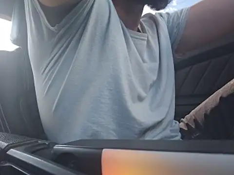 Spunwhiteboy1992 online show from June 15, 8:45 pm