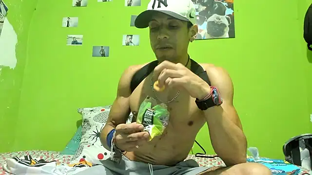 MikeRose94 online show from July 6, 12:51 am