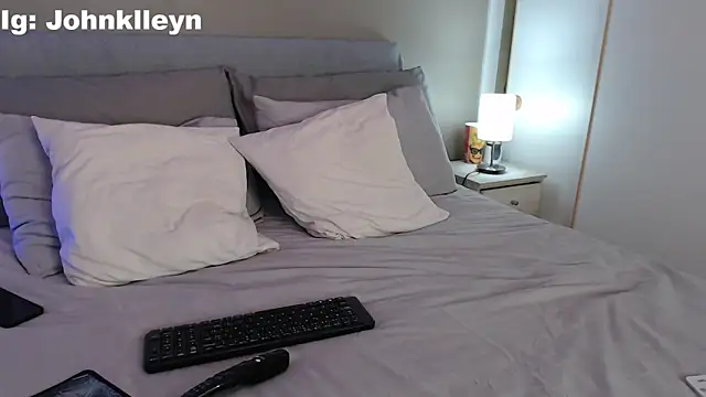 jonhklleyn online show from April 28, 7:40 pm