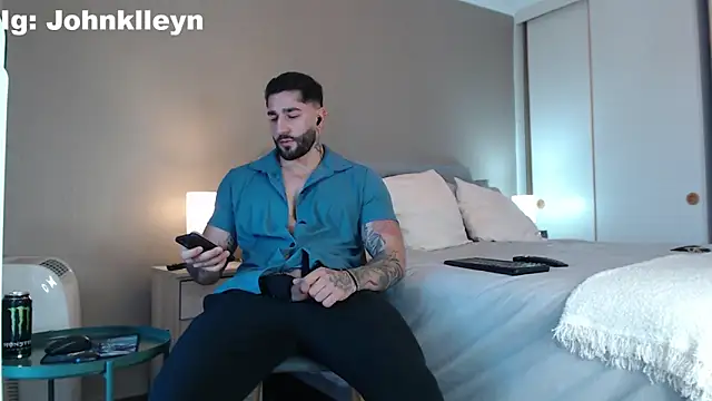 jonhklleyn online show from April 22, 7:18 pm