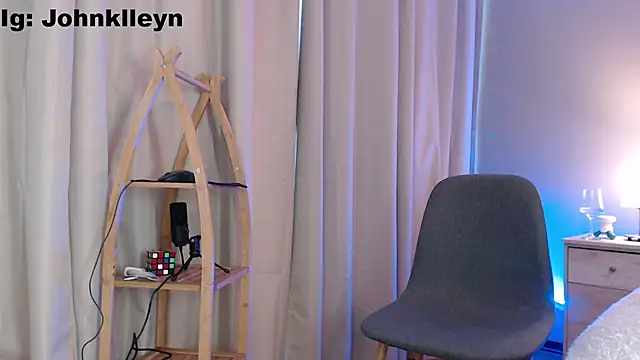 jonhklleyn online show from May 18, 7:40 pm