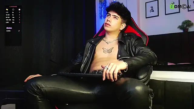LyleBennett  online show from May 18, 8:02 pm