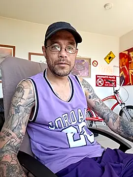 mileflav0r online show from May 11, 8:27 am