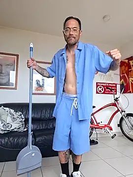 mileflav0r online show from May 9, 8:26 am