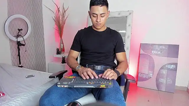 Lucii fer  online show from May 3, 11:46 am