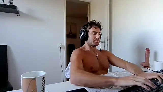 alpha-hunk online show from April 29, 4:44 pm