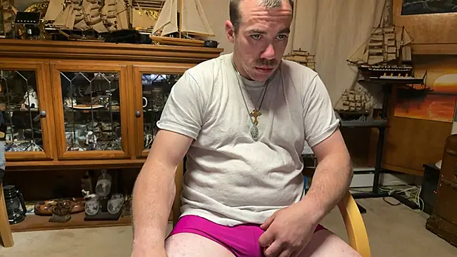 ScubaStevex online show from May 9, 3:51 am