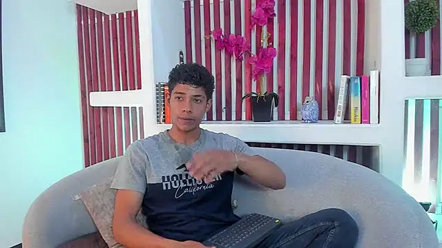 wagz online show from July 28, 7:50 pm