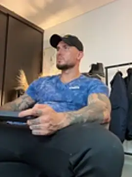 DimitriSullivan  online show from June 14, 11:51 pm