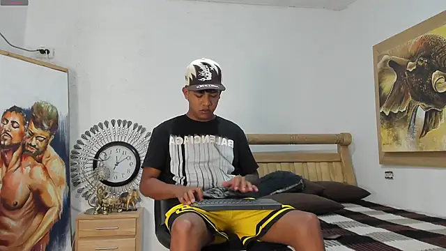 mr stiven  online show from May 7, 4:23 am