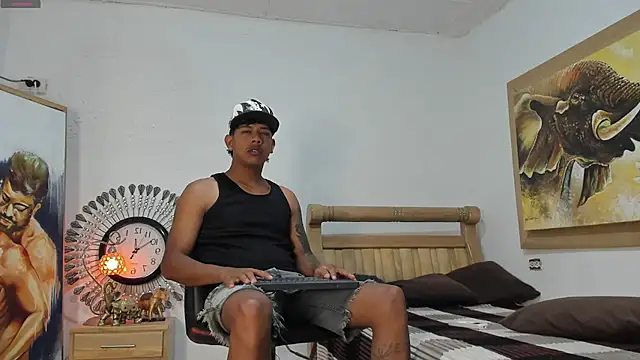 mr stiven  online show from May 5, 2:46 am
