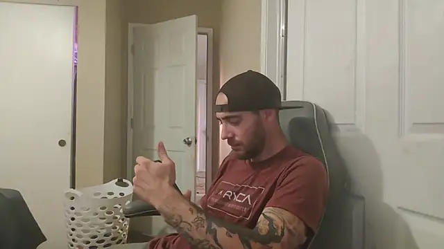 Huntzg23 online show from June 24, 2:58 am