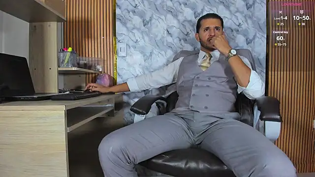 Hideintheoffice online show from May 11, 2:57 am