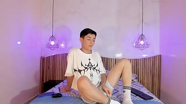 Maxi little online show from June 18, 8:03 pm