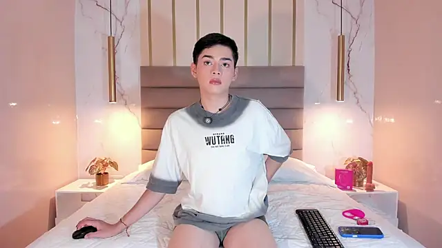 Maxi little online show from August 3, 8:26 pm