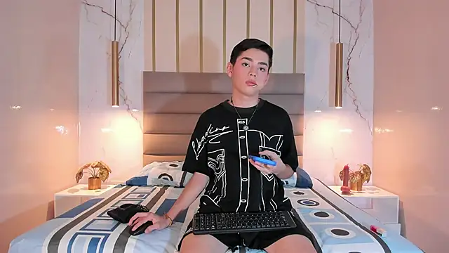 Maxi little online show from June 22, 8:02 pm