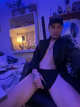 Trystan Spellman online show from June 13, 5:05 am