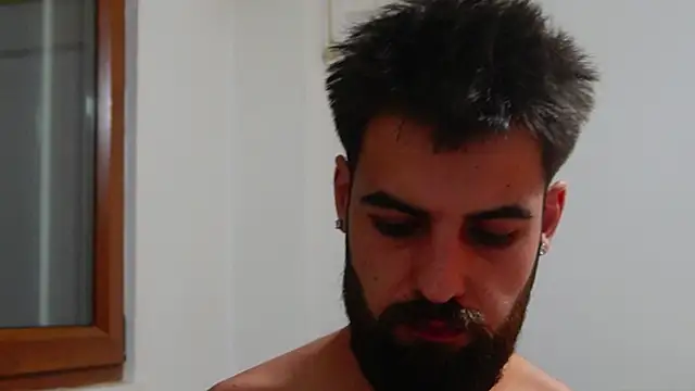 HairyRobxxx online show from July 5, 7:10 pm