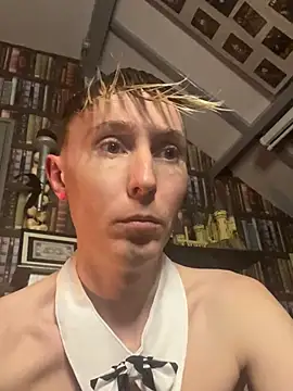 Slytherin-Boy009 online show from January 6, 8:50 pm