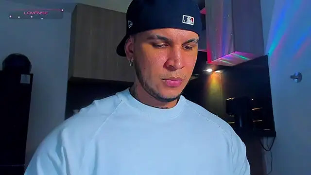 austinoficial online show from May 13, 11:46 pm