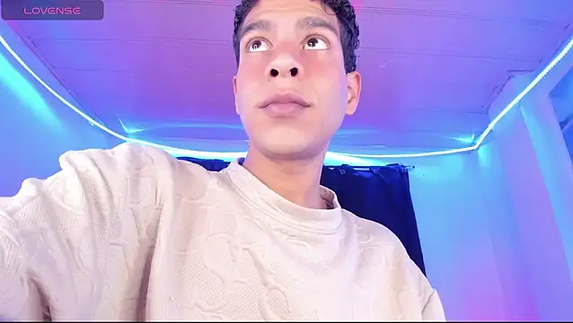 Ethan Boyy online show from May 4, 8:10 pm