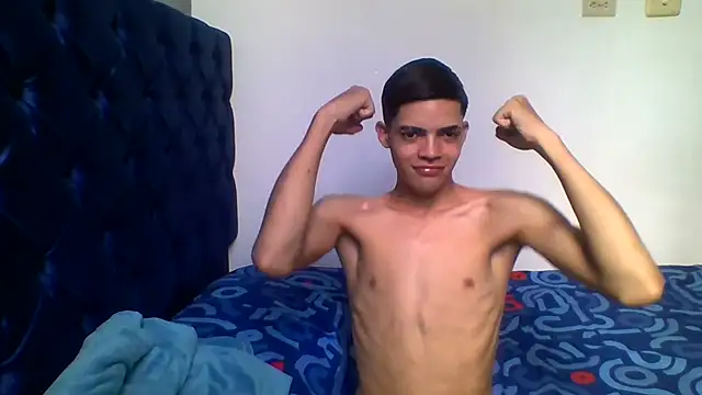 Latinos 2001 online show from May 5, 6:41 pm