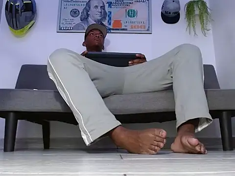Master foot  online show from May 6, 4:24 am