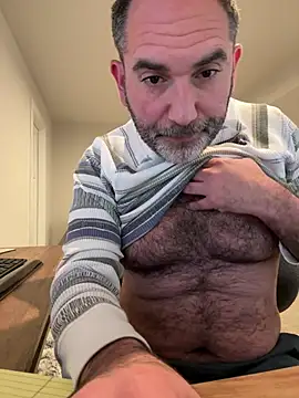 harrychest online show from May 1, 5:15 pm