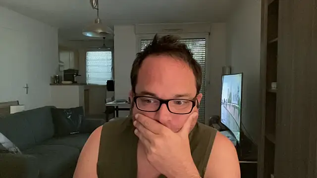 Funnyjul31 online show from May 18, 11:05 am