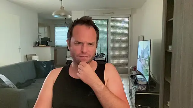 Funnyjul31 online show from May 17, 2:24 pm