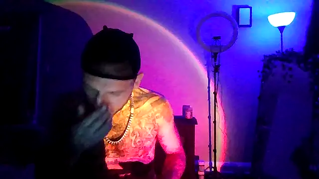 cruz815 online show from August 4, 2:28 am