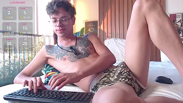 William Henry  online show from June 12, 10:29 pm